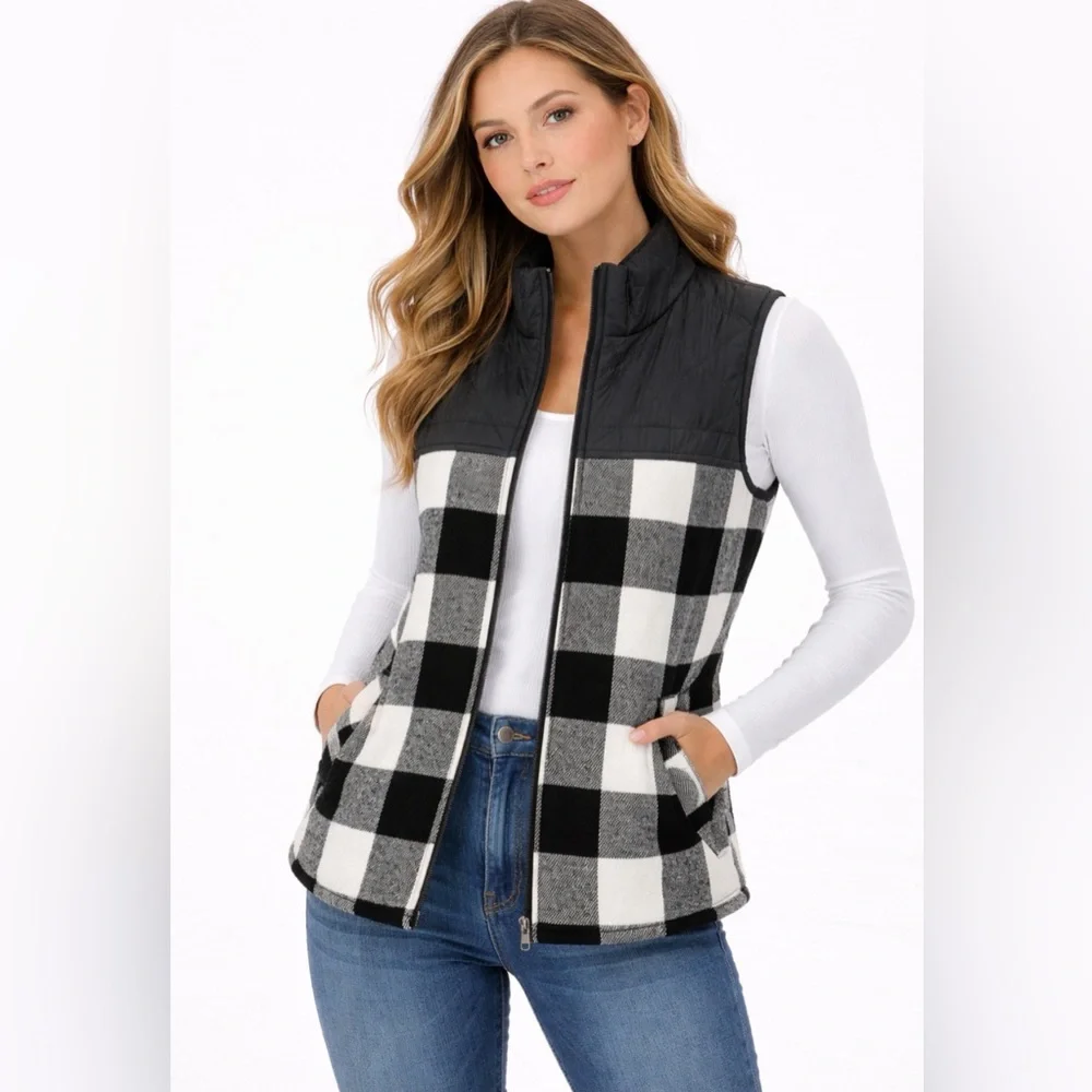 Maurices Black White Buffalo Plaid Quilted Vest women’s Size S(A362)✨ - Picture 2 of 9
